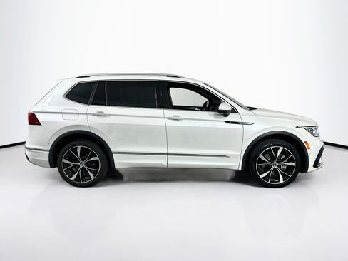 Used 2022 Volkswagen Tiguan SEL R-Line AWD/4WD image 4