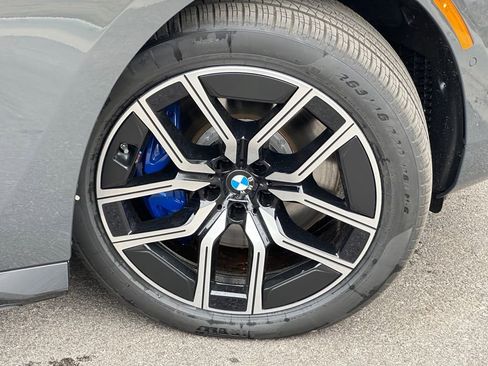 Used 2025 BMW 760i xDrive image 9