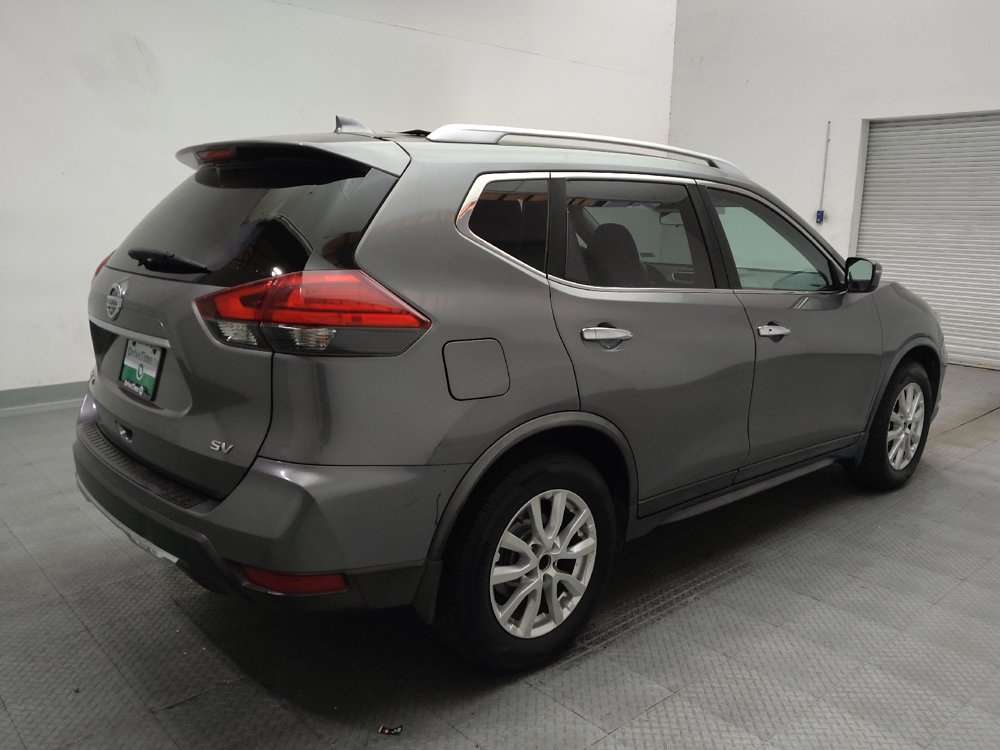 Used 2017 Nissan Rogue SV FWD image 9