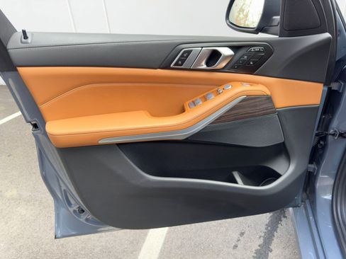 Used 2023 BMW X7 xDrive40i w/ Climate Comfort Package image 48