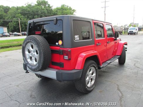 Used 2015 Jeep Wrangler Unlimited Sahara w/ Connectivity Group AWD/4WD image 5