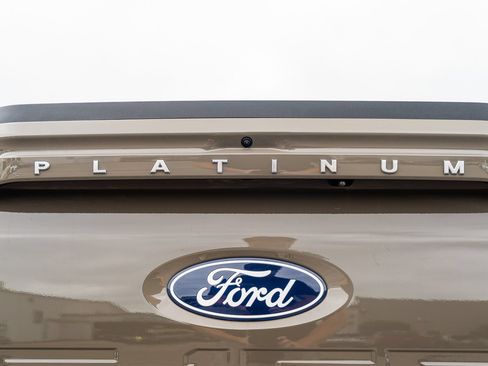 Certified 2025 Ford F150 Platinum w/ Equipment Group 703A Plus AWD/4WD image 19