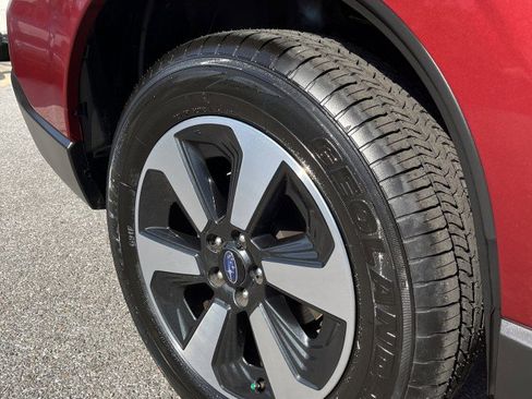 Used 2017 Subaru Forester 2.5i Premium image 9