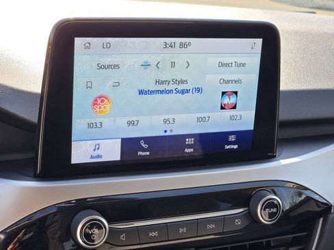 Used 2020 Ford Escape SE Sport image 16