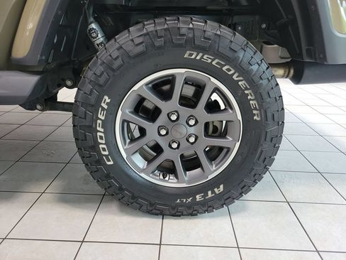 Used 2020 Jeep Gladiator Overland w/ Popular Equipment Package AWD/4WD image 47