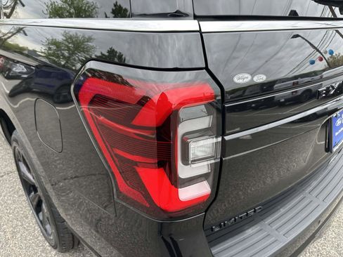 Certified 2022 Ford Expedition Max Limited AWD/4WD image 10