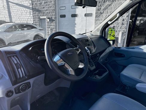 Used 2019 Ford Transit 250 130 Medium Roof RWD image 9