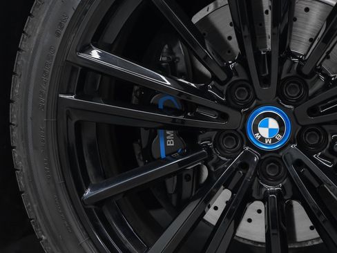 Used 2019 BMW i8 image 11