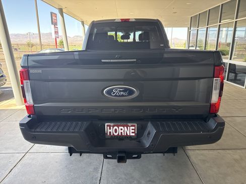 Used 2019 Ford F250 Lariat w/ Lariat Ultimate Package AWD/4WD image 5