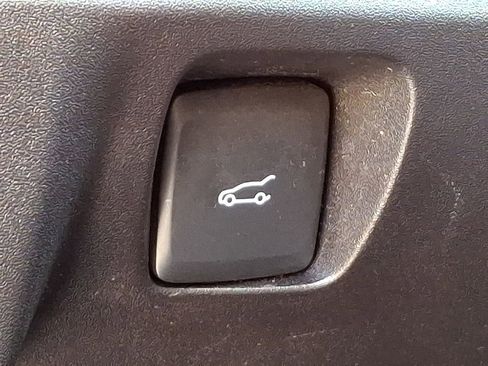 Certified 2018 Ford Fusion SE w/ Equipment Group 201A image 25