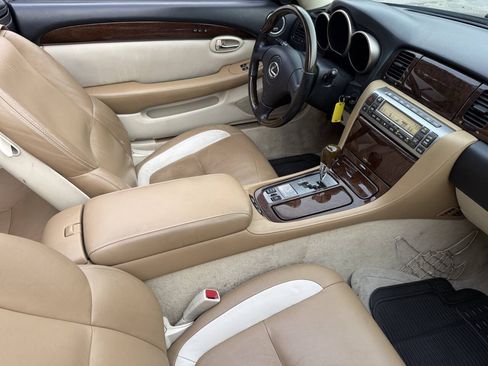Used 2008 Lexus SC 430 Convertible RWD image 29