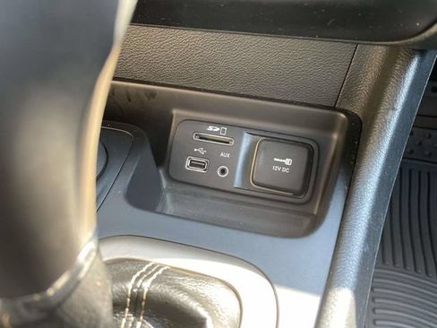 Used 2016 Jeep Cherokee Limited AWD/4WD image 35