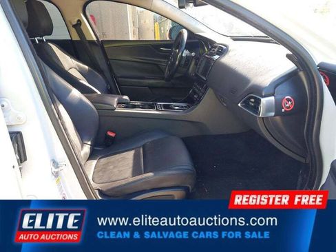 Used 2017 Jaguar XE Premium image 9
