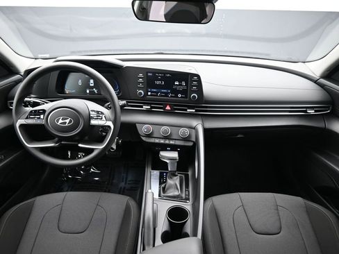 New 2026 Hyundai Elantra SE image 12