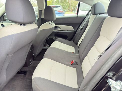 Used 2016 Chevrolet Cruze LS image 10