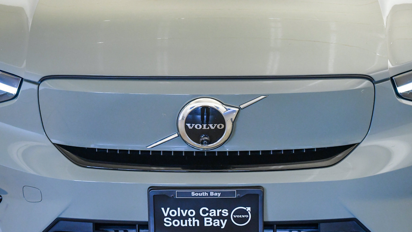 Certified 2023 Volvo C40 P8 Recharge Plus AWD/4WD image 8