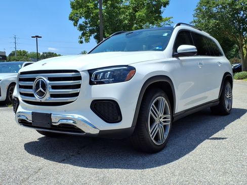 Used 2026 Mercedes-Benz GLS 450 4MATIC image 1