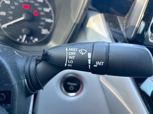 Certified 2025 Toyota Corolla SE FWD image 18