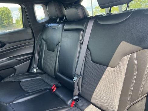 Used 2022 Jeep Compass Altitude image 26