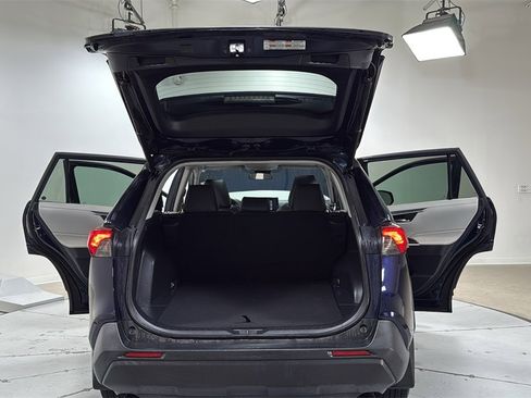 Used 2019 Toyota RAV4 XLE w/ Convenience Package image 16