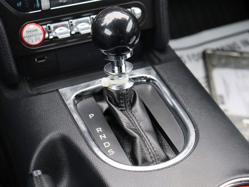 Used 2015 Ford Mustang Premium image 31