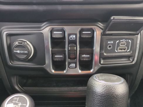 Used 2022 Jeep Wrangler Unlimited Sport w/ Sun And Sound Package AWD/4WD image 31