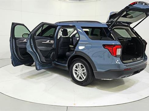 Used 2025 Ford Explorer Active RWD image 31