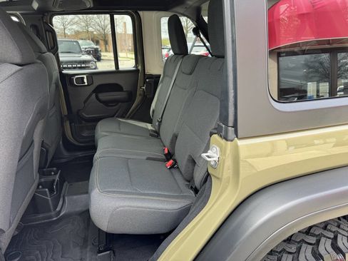 Used 2025 Jeep Wrangler Unlimited Sport image 8