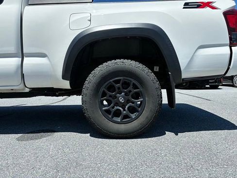 Used 2020 Toyota Tacoma SR w/ SX Package AWD/4WD image 19