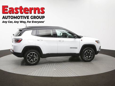 Used 2024 Jeep Compass Trailhawk AWD/4WD image 43