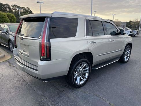 Used 2016 Cadillac Escalade Premium image 8