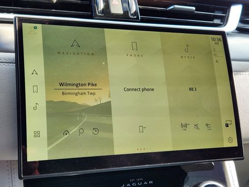 Certified 2024 Jaguar F-PACE R-Dynamic S image 21