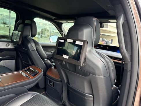 New 2025 Lincoln Navigator L Black Label image 18