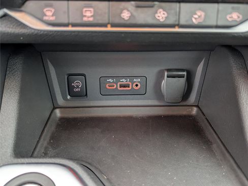 Used 2025 Nissan Sentra SR w/ SR Premium Package image 25