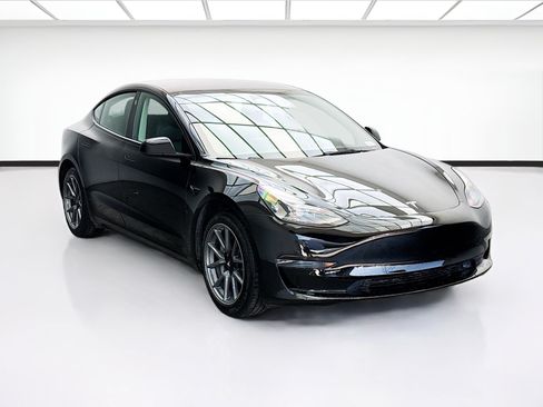Used 2023 Tesla Model 3 Standard Range RWD image 3