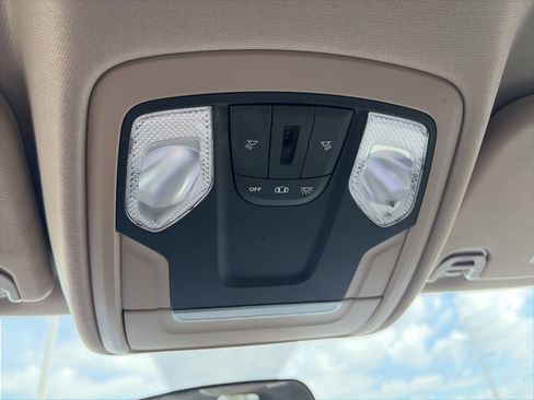 Used 2020 RAM 1500 Big Horn AWD/4WD image 18