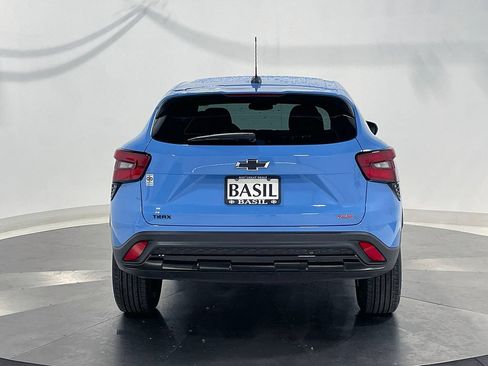 Used 2024 Chevrolet Trax RS FWD image 12