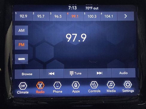 Used 2020 Jeep Cherokee Limited image 25