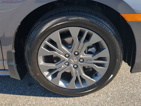 New 2026 Honda Odyssey Touring image 11