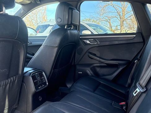 Used 2021 Porsche Macan GTS image 19