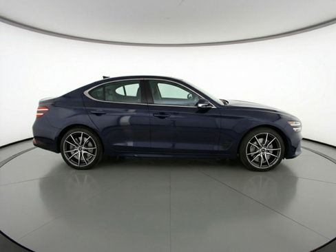 Used 2025 Genesis G70 2.5T image 11