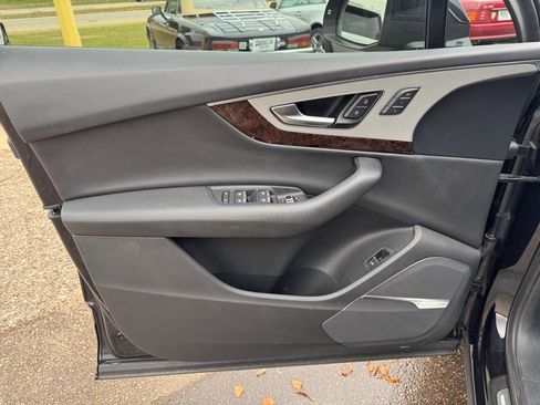 Used 2019 Audi Q7 2.0T Premium Plus w/ Premium Plus Package image 16