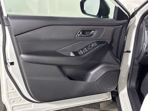 Used 2024 Nissan Rogue S AWD/4WD image 10