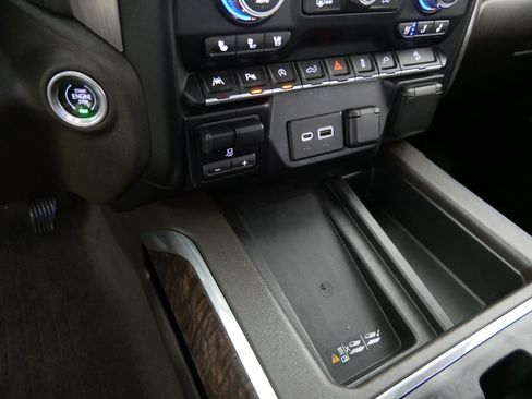 Used 2020 GMC Sierra 1500 Denali w/ Technology Package AWD/4WD image 31