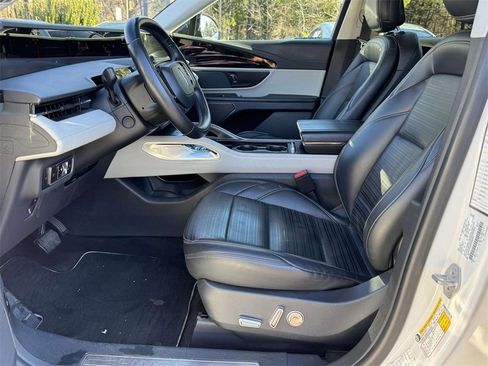 Used 2024 Lincoln Nautilus Reserve image 20