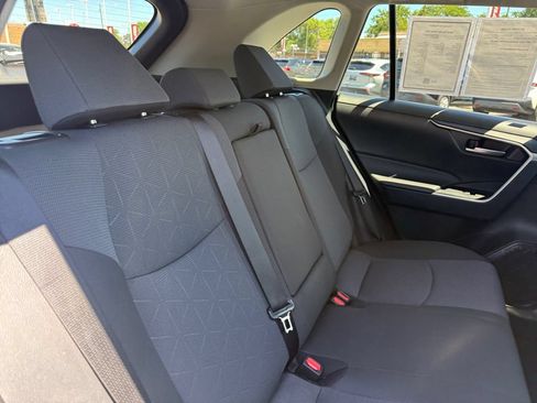 Used 2025 Toyota RAV4 XLE FWD image 22