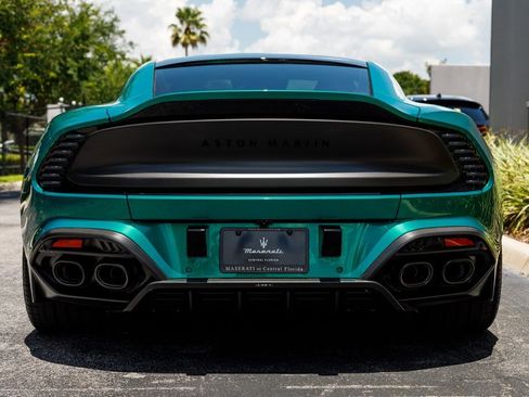 Used 2025 Aston Martin Vanquish RWD image 36