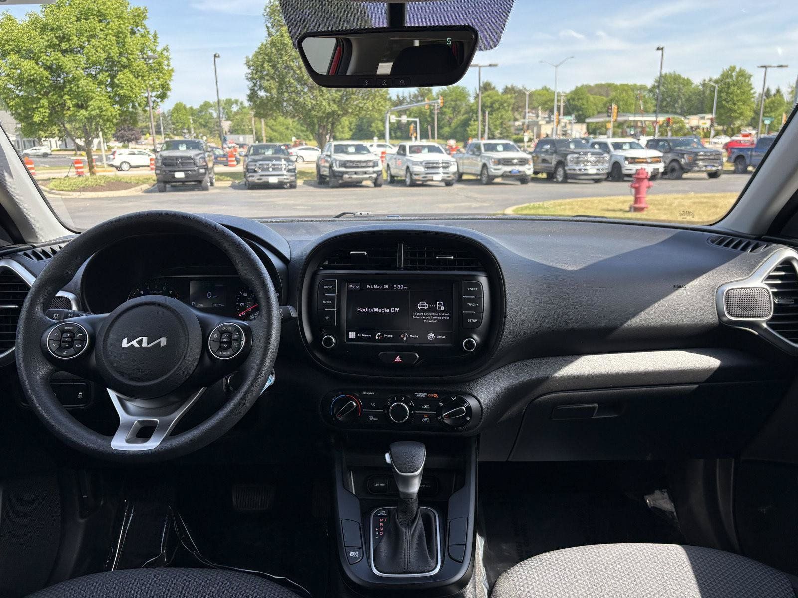 Used 2022 Kia Soul LX FWD image 7