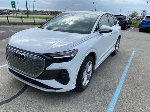 Used 2022 Audi Q4 e-tron Prestige image 4