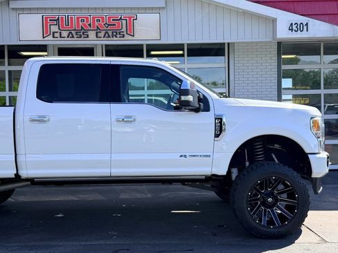 Used 2020 Ford F250 Platinum w/ FX4 Off-Road Package AWD/4WD image 12
